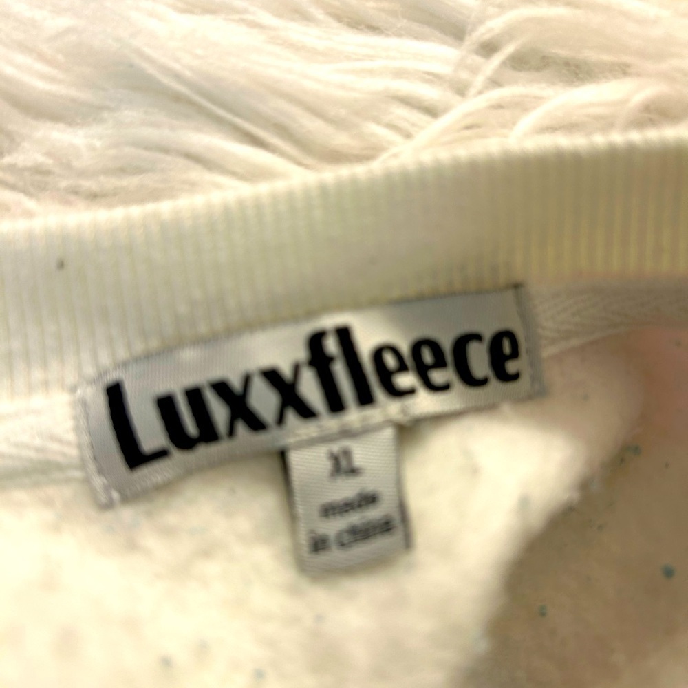 Cropped Pearl Heart Sweatshirt! - Picture 5 of 5